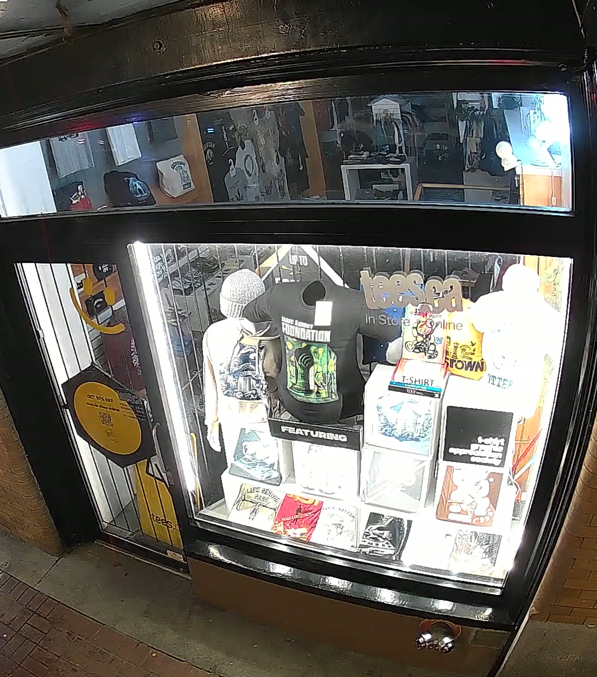 Tees.ca Gastown shop window display